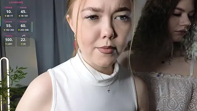 TwixieGuo online show from October 25, 2025, 10:34 am