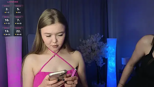 TwixieGuo online show from November 1, 2025, 10:17 am