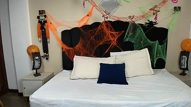 Snapshot of GabySweett_ chatting on October 25, 2025, 1:40 pm GabySweett online show from October 25, 2025, 1:40 pm