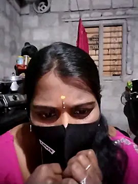 Tamil Hot Sandy online show from December 17, 2025, 3:51 pm