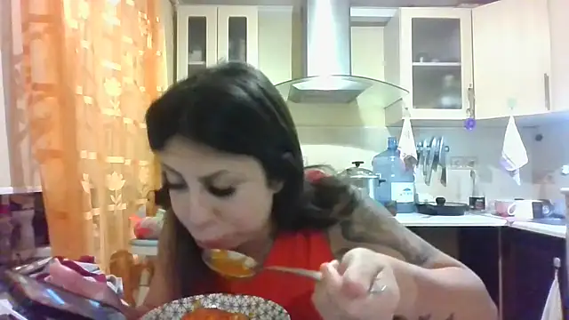 Snapshot of QueenMomyS chatting on October 18, 2025, 1:41 am QueenMomyS online show from October 18, 2025, 1:41 am