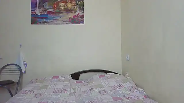 QueenMomyS online show from February 2, 2026, 7:12 pm