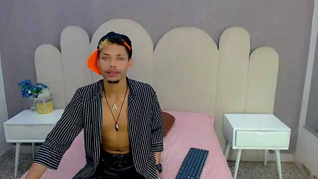 Snapshot of ryan_bigcock chatting on October 3, 2025, 3:14 am ryan bigcock online show from October 3, 2025, 3:14 am
