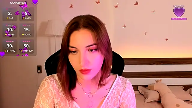 Snapshot of AmyVilvet_ chatting on October 25, 2025, 8:58 pm AmyVilvet online show from October 25, 2025, 8:58 pm