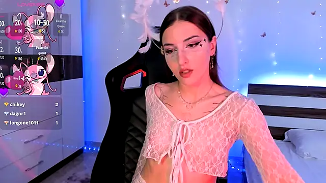 Snapshot of AmyVilvet_ chatting on October 31, 2025, 9:16 pm AmyVilvet online show from October 31, 2025, 9:16 pm