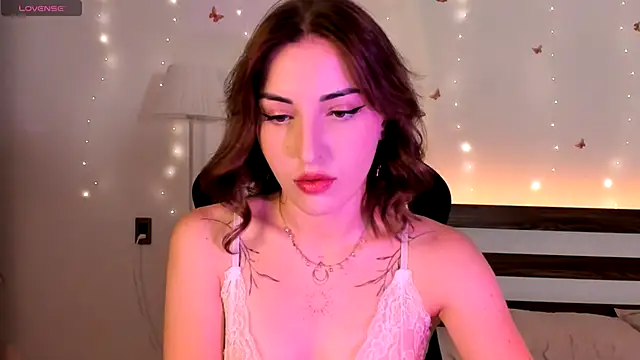 Snapshot of AmyVilvet_ chatting on November 4, 2025, 7:13 pm AmyVilvet online show from November 4, 2025, 7:13 pm