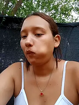 Snapshot of young_dairy01 chatting on October 22, 2025, 12:05 pm young dairy01 online show from October 22, 2025, 12:05 pm