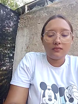 Snapshot of young_dairy01 chatting on November 18, 2025, 12:20 pm young dairy01 online show from November 18, 2025, 12:20 pm