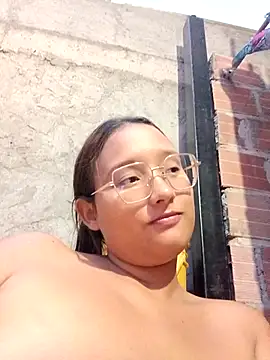 Snapshot of young_dairy01 chatting on November 21, 2025, 10:41 pm young dairy01 online show from November 21, 2025, 10:41 pm