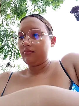 Snapshot of young_dairy01 chatting on December 2, 2025, 11:15 am young dairy01 online show from December 2, 2025, 11:15 am