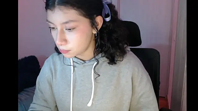 Ivonnybonn online show from November 21, 2025, 6:23 am