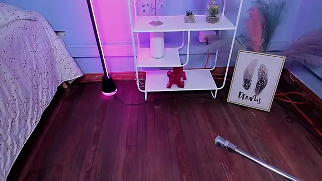 KathiaSaenz  online show from December 3, 2025, 4:31 am