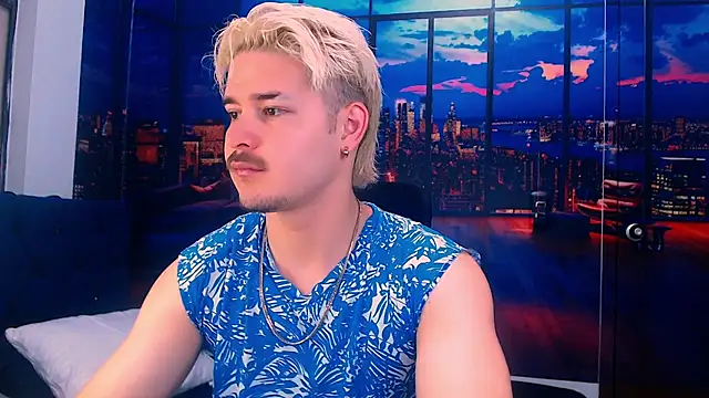 AlexPiersss online show from October 28, 2025, 7:05 pm