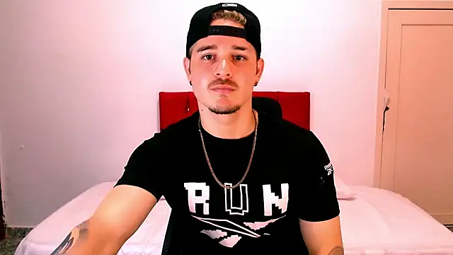 AlexPiersss online show from November 4, 2025, 7:02 pm