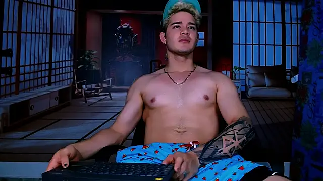 AlexPiersss online show from November 12, 2025, 7:13 pm