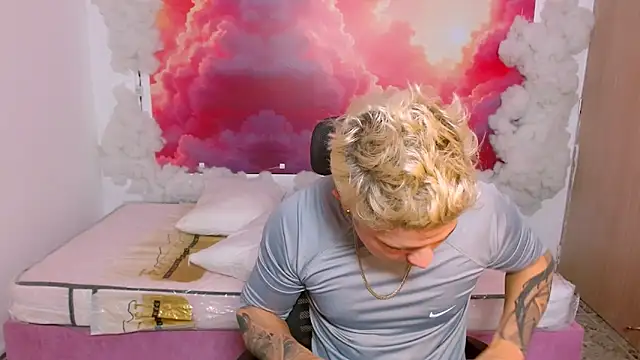 AlexPiersss online show from November 22, 2025, 7:13 pm