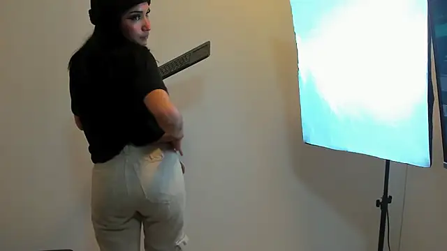 Daphne Nicolle online show from October 15, 2025, 7:36 pm
