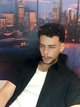 Snapshot of DominicBlazze chatting on October 1, 2025, 7:53 pm DominicBlazze online show from October 1, 2025, 7:53 pm