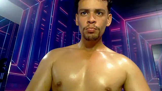 Snapshot of DominicBlazze chatting on October 3, 2025, 7:33 pm DominicBlazze online show from October 3, 2025, 7:33 pm