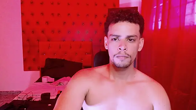 Snapshot of DominicBlazze chatting on October 4, 2025, 7:23 pm DominicBlazze online show from October 4, 2025, 7:23 pm