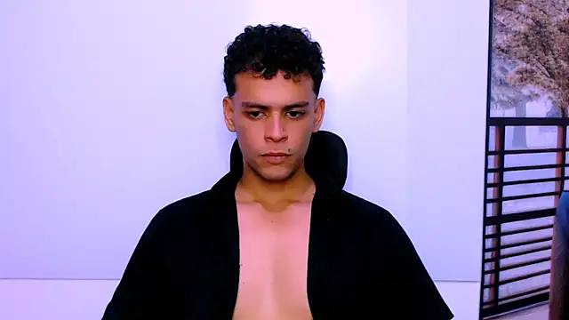 Snapshot of DominicBlazze chatting on October 7, 2025, 7:11 pm DominicBlazze online show from October 7, 2025, 7:11 pm