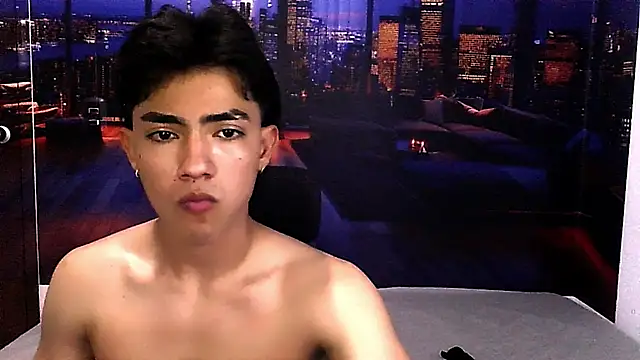 Snapshot of RomeoMillerr chatting on October 21, 2025, 7:58 pm RomeoMillerr online show from October 21, 2025, 7:58 pm