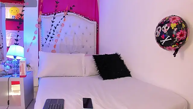 XaanderGrey online show from October 28, 2025, 7:27 pm