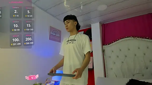 XaanderGrey online show from November 24, 2025, 7:13 pm