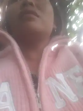 bree-zz online show from November 5, 2025, 11:27 pm