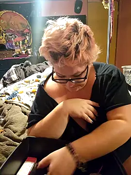 Snapshot of violentviolet68 chatting on October 12, 2025, 6:51 pm violentviolet68 online show from October 12, 2025, 6:51 pm