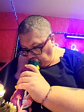 violentviolet68 online show from April 1, 2026, 12:39 pm