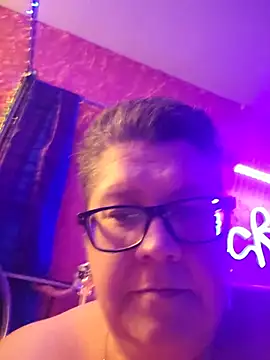 violentviolet68 online show from June 6, 2026, 10:47 pm