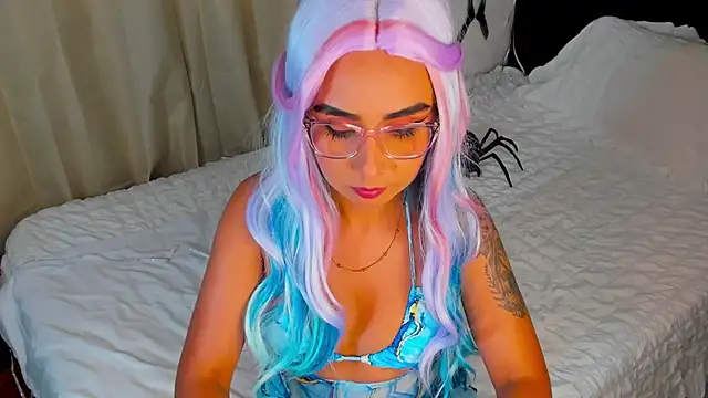 EmilyValk online show from October 17, 2025, 1:42 am