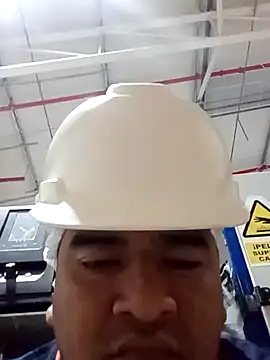 Snapshot of Titan_rudo chatting on November 12, 2025, 2:56 am Titan rudo online show from November 12, 2025, 2:56 am