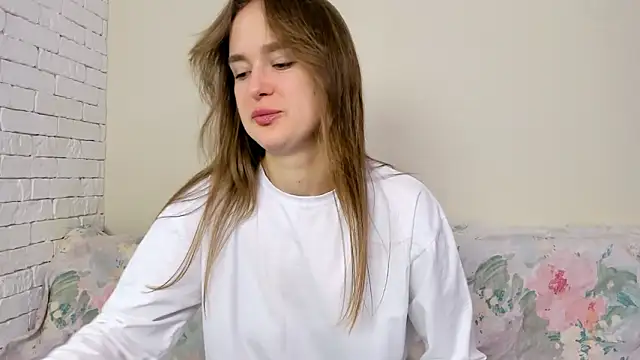 LilMary  online show from March 19, 2026, 7:12 am