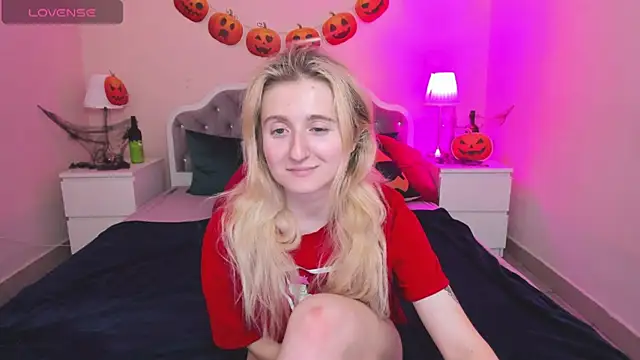 CamillaDreamer online show from October 26, 2025, 5:52 pm