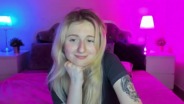 CamillaDreamer online show from January 12, 2026, 6:24 pm