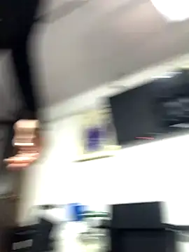 alexawinterrr online show from December 4, 2025, 9:23 pm