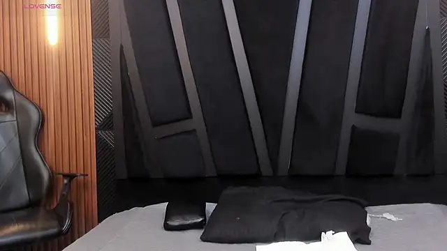 Snapshot of Valka_Ross chatting on November 8, 2025, 11:36 pm Valka Ross online show from November 8, 2025, 11:36 pm