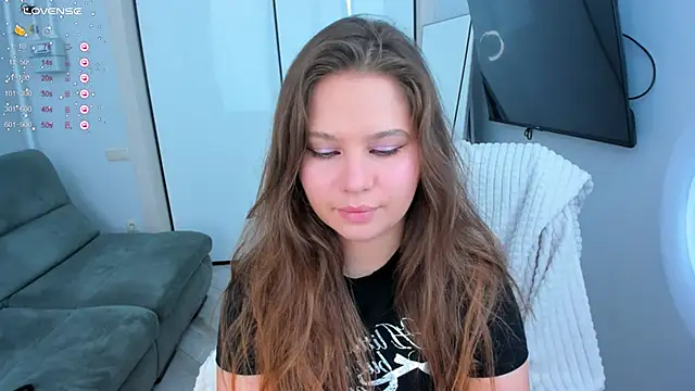 Eva Cheeky online show from October 7, 2025, 5:37 am