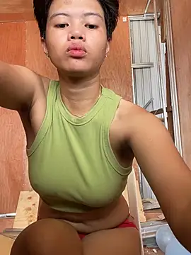 Snapshot of Obre17 chatting on February 11, 2026, 3:11 am Obre17 online show from February 11, 2026, 3:11 am