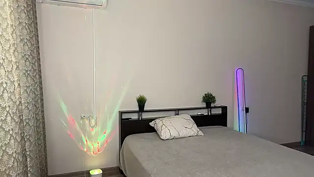 Snapshot of LizaBelle_ chatting on October 17, 2025, 1:14 pm LizaBelle online show from October 17, 2025, 1:14 pm