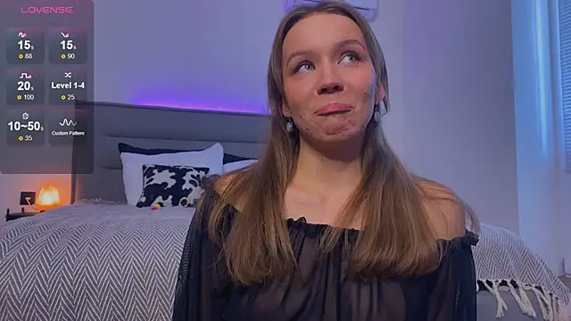 Sienna Mi  online show from October 15, 2025, 9:31 am