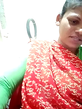 Snapshot of SHMA-77 chatting on October 2, 2025, 7:10 pm SHMA-77 online show from October 2, 2025, 7:10 pm