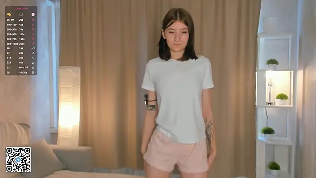 AnnaleeJennie online show from October 15, 2025, 4:12 am