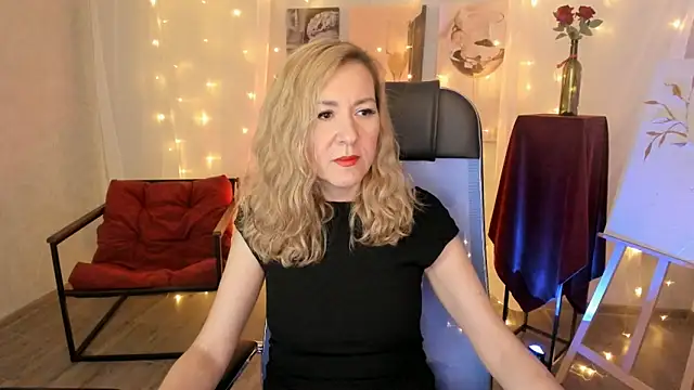 Snapshot of DonnaSmitth chatting on February 2, 2026, 7:12 pm DonnaSmitth online show from February 2, 2026, 7:12 pm