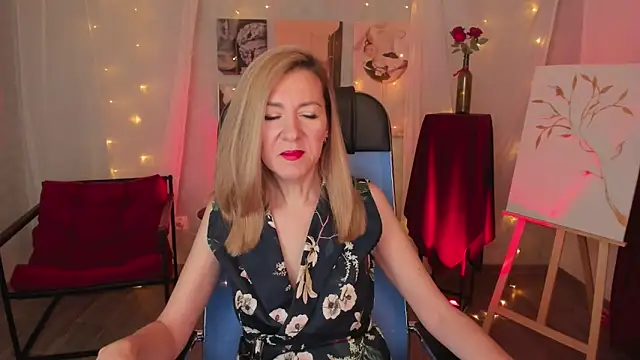 Snapshot of DonnaSmitth chatting on February 19, 2026, 6:37 pm DonnaSmitth online show from February 19, 2026, 6:37 pm