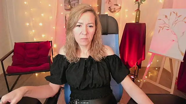 Snapshot of DonnaSmitth chatting on February 23, 2026, 6:49 pm DonnaSmitth online show from February 23, 2026, 6:49 pm