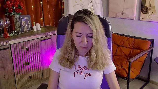 DonnaSmitth online show from May 25, 2026, 6:47 pm