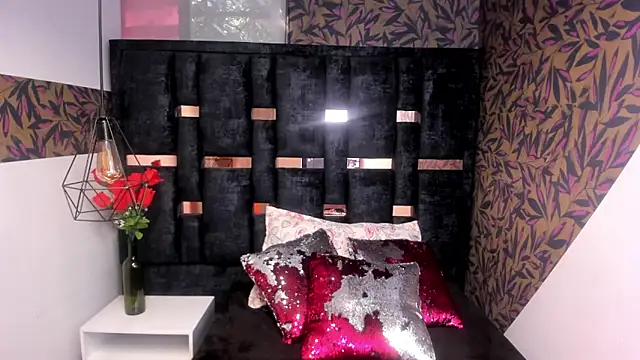 Snapshot of Issa_Milf__ chatting on January 19, 2026, 2:21 pm Issa Milf online show from January 19, 2026, 2:21 pm